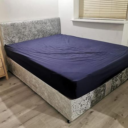 3 Bedroom Home Near Windsor Castle, Legoland, & Heathrow Slough Luaran gambar