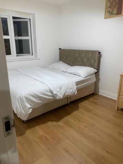3 Bedroom Home Near Windsor Castle, Legoland, & Heathrow Slough Luaran gambar